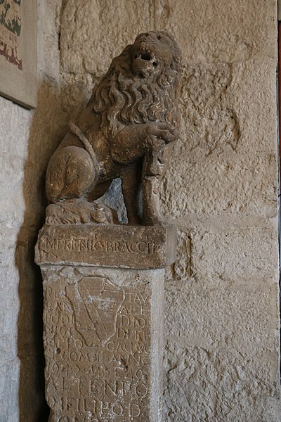 File:Palazzo dei Priori - Volterra 15.jpg