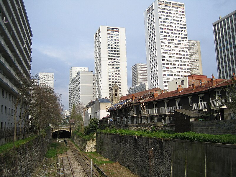 File:Paris-petite-ceinture-13eme.jpg