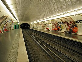 Paris Metro Iena.jpg