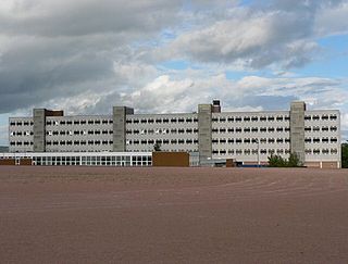 <span class="mw-page-title-main">Perth High School</span> Educational school in Perth, Perth and Kinross, Scotland