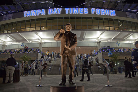 Phil Esposito Statue