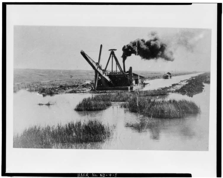 File:Photographic copy of historic photography. Original snapshot print is in narrative reports of the Lower Souris Migratory Waterfowl Refuge for the 1930s, on file at the headquarters HAER ND,5-KRA.V,1-5.tif