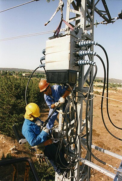 File:PikiWiki Israel 6930 Electricity network maintenance.jpg