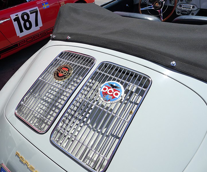 File:Porsche Badges (9541889583).jpg