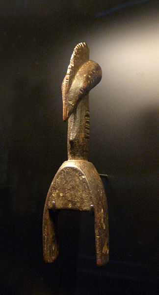 File:Poulie-Figure d'oiseau-Sénoufo-Côte d'Ivoire.jpg