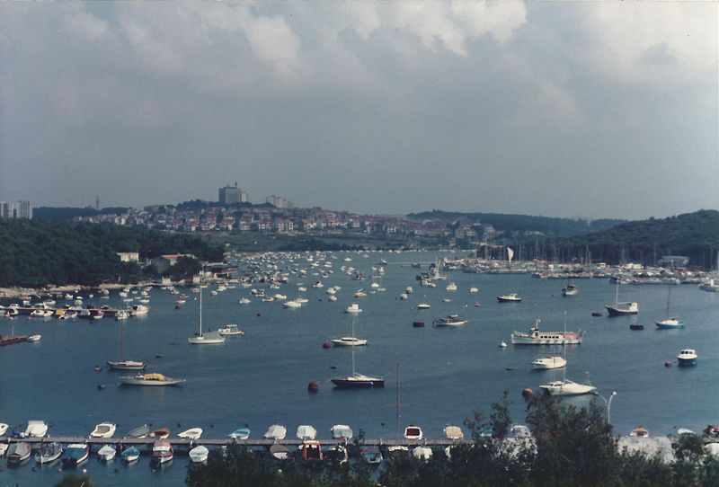 File:Pula, Croatia, September 1984 (04).jpg