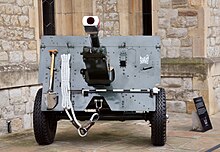 A former HAC 25-pounder gun, preserved at the Tower of London QF-25-pounder saluting gun tower of London 02.jpg