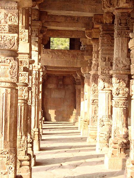 File:Qutub Minar 65.jpg