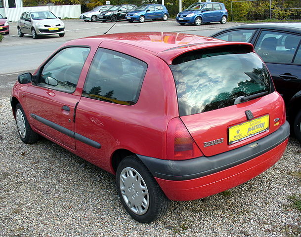 File:Renault Clio II Phase II 1.2 Confort Authentique Heck.JPG - Wikimedia  Commons