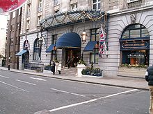 The front of the London Ritz Ritz 1 db.jpg