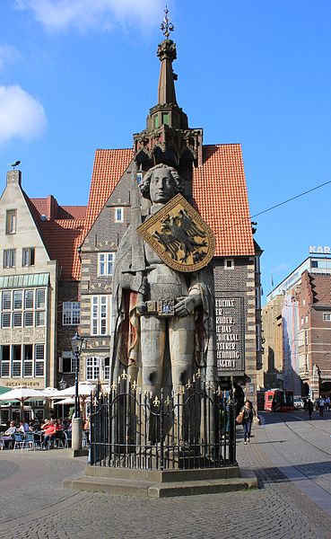 File:Roland auf dem Marktplatz in Bremen. IMG 6888WI.jpg
