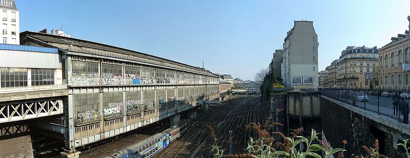 File:Rue de Rome vue sur St Lazare 04, Paris mars 2014.jpg