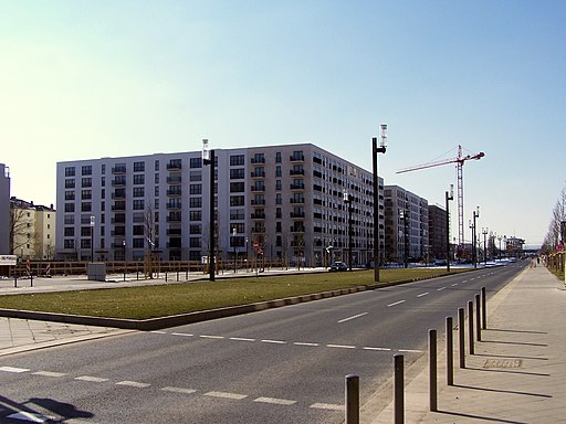 Südliche Bebauung Europa-Allee, März 2010