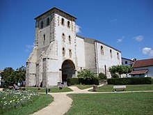 Saint-Pée-sur-Nivelle (Pyr-Atl., Fr) église ext..JPG