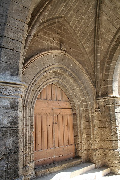 File:Saint-Pargoire eglise portail.JPG