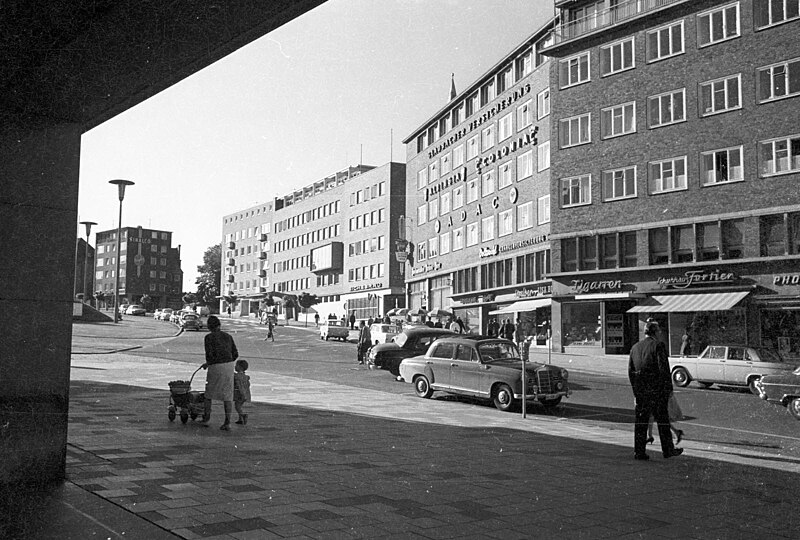 File:Schevenbrücke, Ecke Kleiner Kuhberg (Kiel 27.980).jpg