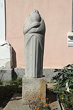 Миниатюра для Файл:Sculpture near Local museum (Vinnytsia).jpg