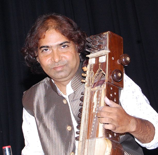 File:Shabbir Hussain Sarangi Player from Kolkatta DDK.jpg