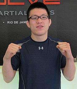 Shinya Aoki at Evolve MMA in Singapore (cropped).jpg