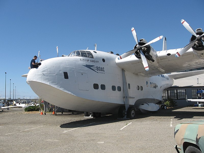 File:Short Solent port side nose, wing engines, wingtip float (6096995027).jpg