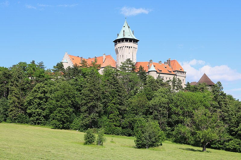 File:Smolenice Castle.jpg