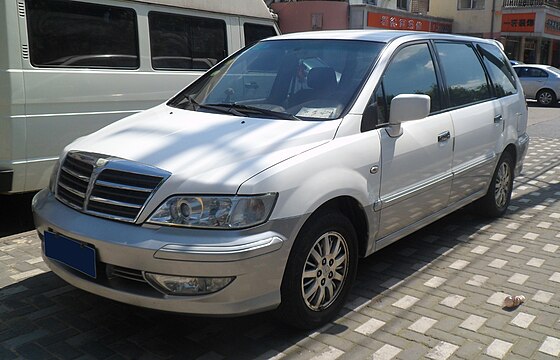 Mitsubishi баку. Mitsubishi Savrin. Soueast soveran. Mitsubishi soveran. Mitsubishi Chariot Motor.