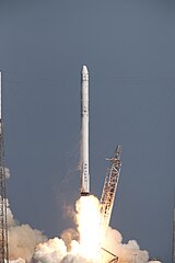 SpaceX CRS-8 liftoff (26041741470).jpg