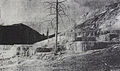 English: Historical photo of terraces at Mammoth Hot Springs. Čeština: Historická fotografie teras u Mammoth Hot Springs v Yellowstonském národním parku.