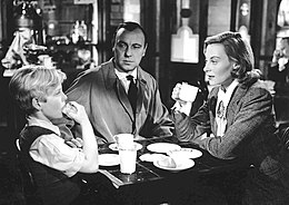 Bobby Henrey, Ralph Richardson and Michèle Morgan in The Fallen Idol