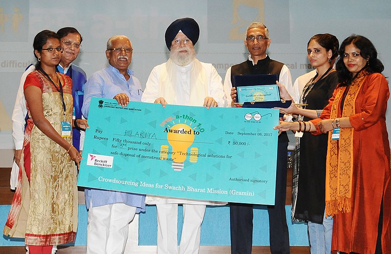 File:The Ministers of State for Drinking Water and Sanitation, Shri S.S. Ahluwalia and Shri Ramesh Chandappa Jigajinagi presented the Swachhathon Awards, at a function, in New Delhi.jpg