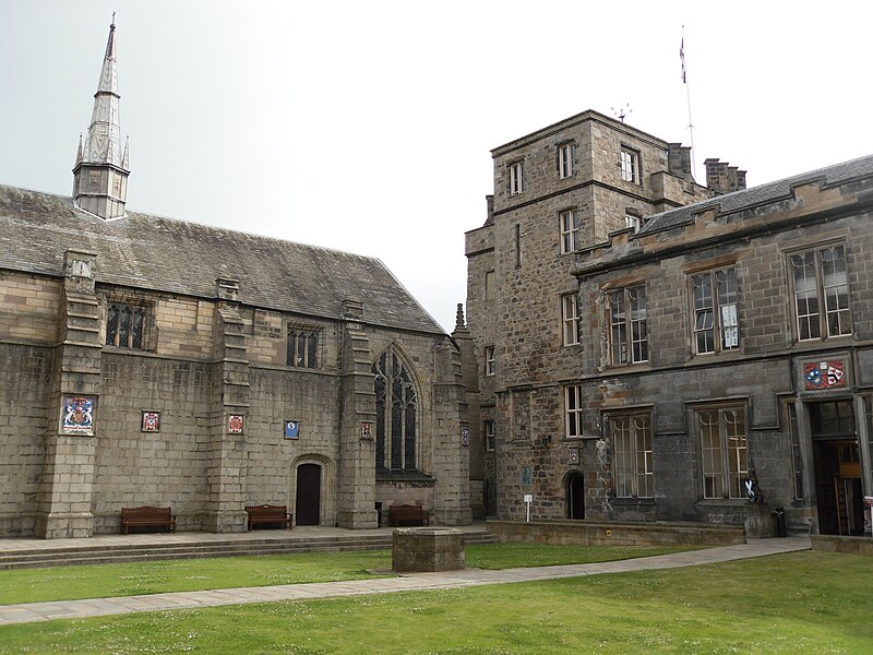 File:The Quadrangle, Kings College Aberdeen University.jpg