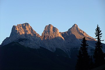 Вершина горы 3. Красноярский край гора три медведя. Гора три медведя Тыва. Республика Тыва Красноярский край Шора три медаедя. Респ.Тыва гора три медведя.