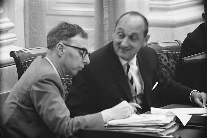 File:Tweede Kamer Minister Cals, Bestanddeelnr 912-7313.jpg