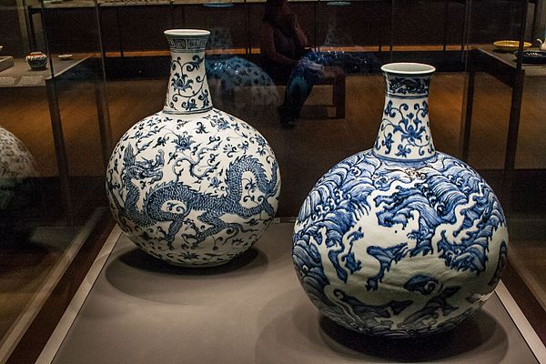 Two flasks with dragons; 1403–1424; underglaze blue porcelain