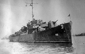 USS Walter C. Wann (DE-412) anclado, alrededor de 1945.jpg