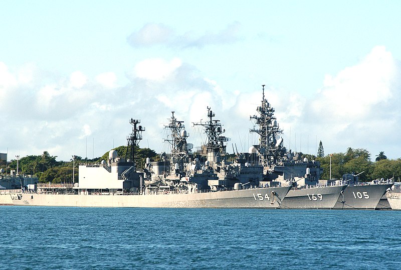 File:US Navy 040702-N-4304S-081 Japanese destroyers, JDS Amagiri (DD 154), left, JDS Asakaze (DDG 169), center, and JDS Inazuma (DD 105), right, sit pierside at Naval Station Pearl Harbor, Hawaii.jpg