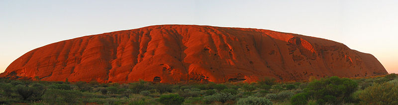 File:UluruBack - Long view.jpg