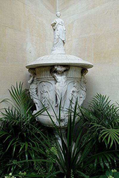 File:Urn by Artus Quellinus I, Amsterdam, 1650-1660 - Waddesdon Manor - Buckinghamshire, England - DSC07621.jpg