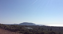 Άποψη της νήσου Πρώτης από τον Βατιά.