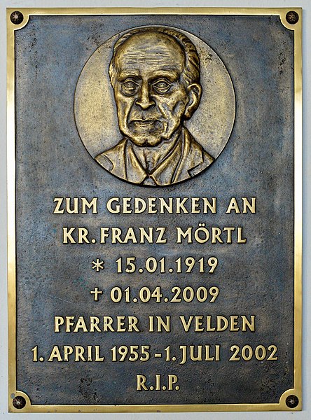 File:Velden Kirchenstrasse 23 Pfarrkirche Unsere Liebe Frau Gedenkplakette Franz Mörtl 03102014 320.jpg