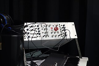 File:Waldorf NW1 Wavetable Module - with Doepfer modules on rack