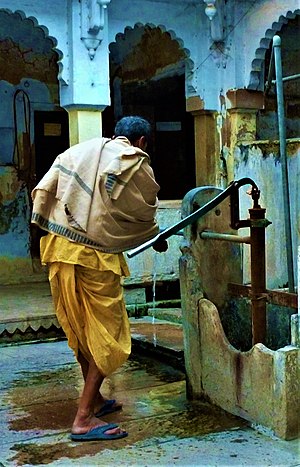 Water pump, Varanasi (15563170660) Cropped.jpg