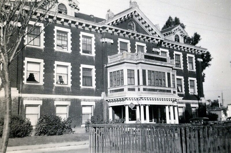 File:Webb Hotel Ave A Salinas 1948.jpg