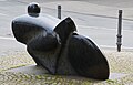 an der Fußgängerzone, Skulptur, Motorradfahrer