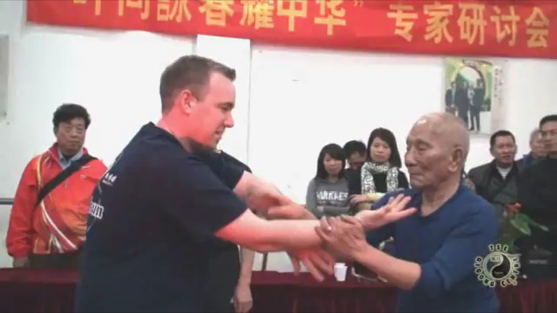 File:Wing Chun Sifu Sean Mann playing Chi Sau With Grand Master Ip Chun - Copy.png