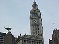 La torre, inspirada en la Giralda