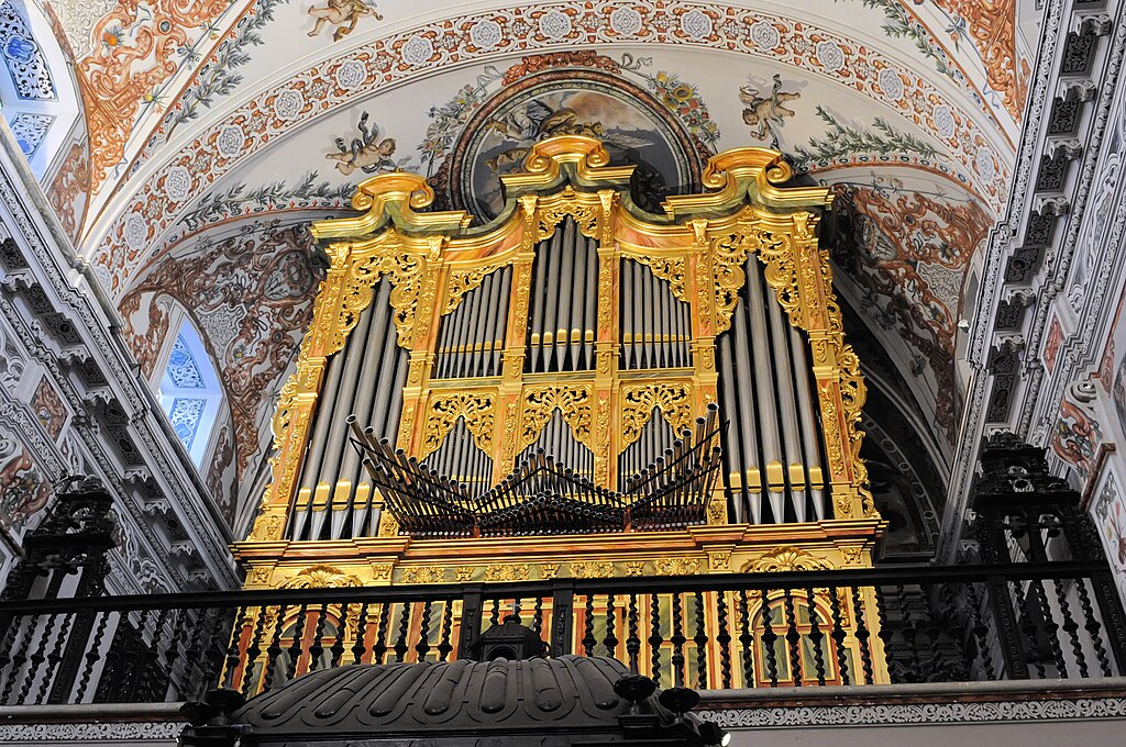 Orgue de l'église de l'Hospice des Vénérables à Séville. Photo de Son of groucho.