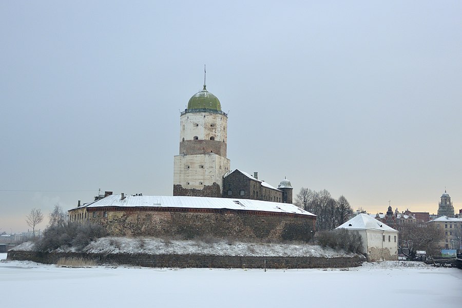 Выборгский замок зимой