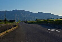 ファイル:山麓からの那岐山.jpg