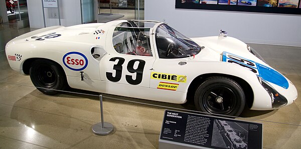 Porsche 910 of Schütz/Buzzetta, which retired due to engine issues